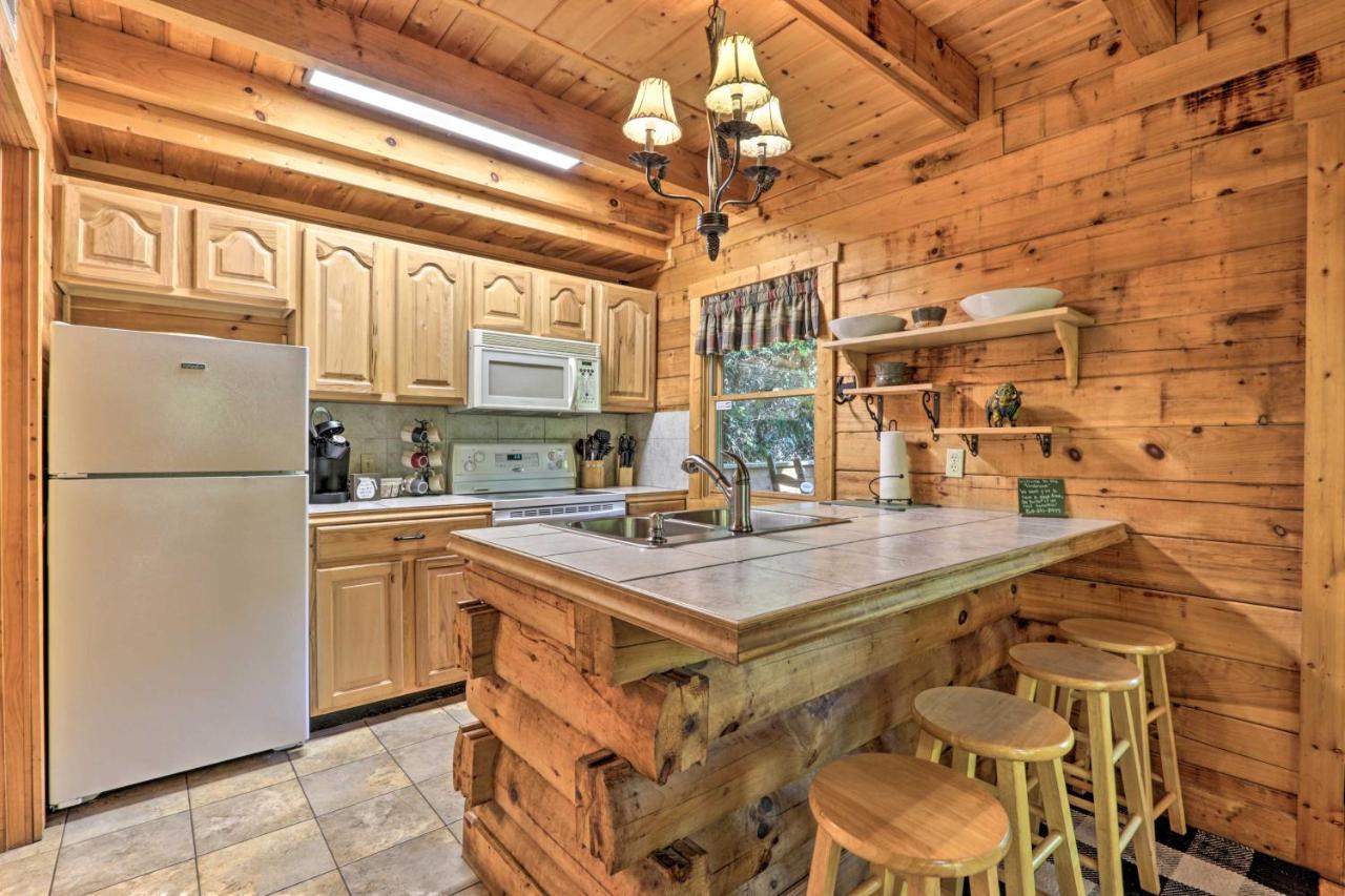 Cabin With Hot Tub And Deck, 3 Mi To Pigeon Forge Севьервилл Экстерьер фото
