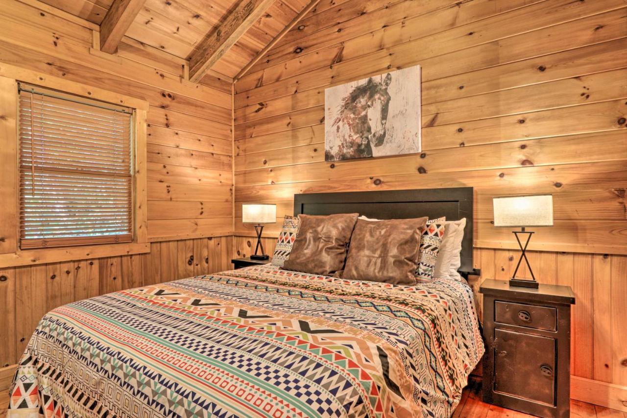 Cabin With Hot Tub And Deck, 3 Mi To Pigeon Forge Севьервилл Экстерьер фото